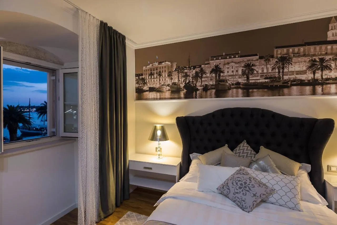 Guest House Imperial Split 4*,